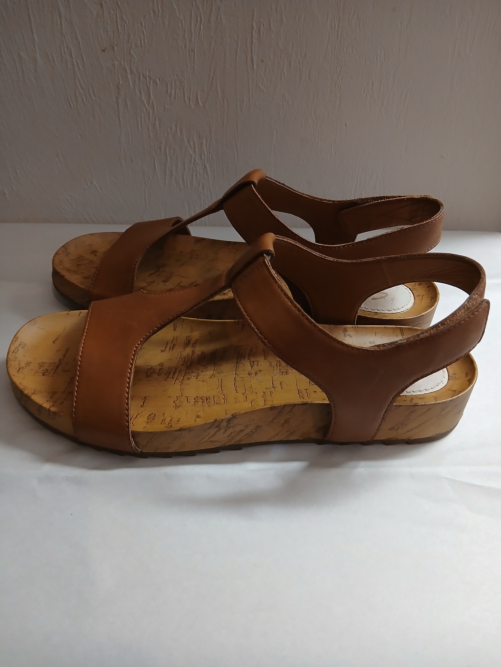 Clarks Tan Leather T-Strap Slingback Sandals - Picture 2 of 6
